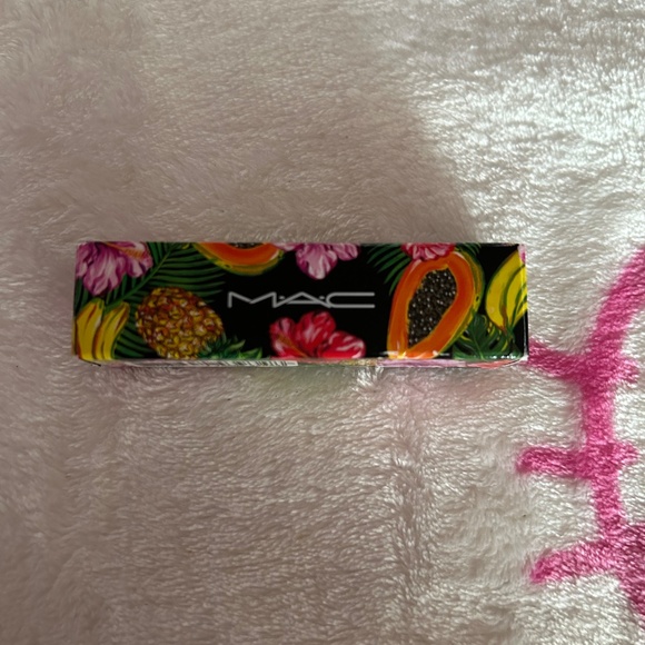 $6.99 SHIPPING Mac Lipstick (Love at First Bite) - Picture 3 of 3